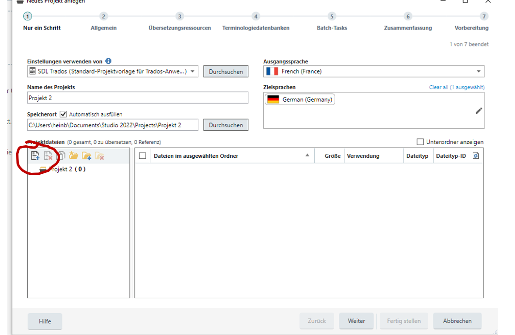Trados Studio screenshot showing the 'Neues Projekt anlegen' window with an error icon next to the 'Projektdaten' section indicating no files added to the project.