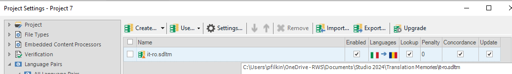 Project Settings window displaying the TM file 'it-ro.sdltm' with language pairs Italian to Romanian and its file path.