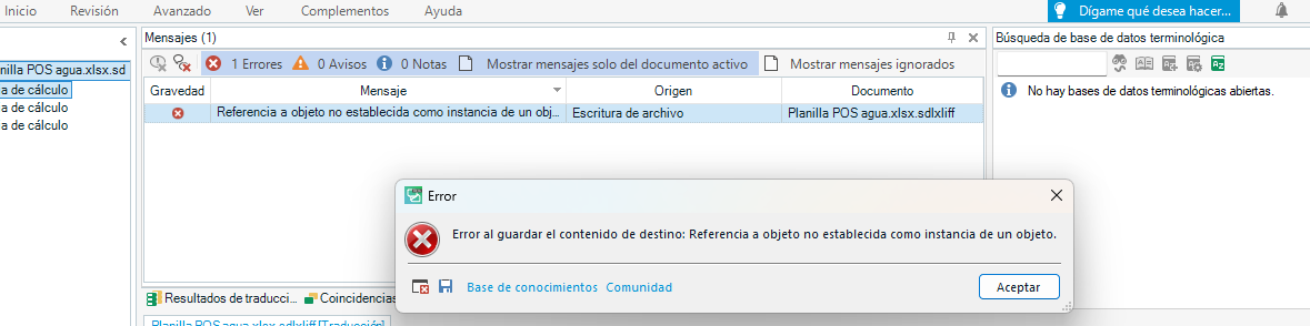 Error message in Trados: 'Error al guardar el contenido de destino: Referencia a objeto no establecida como instancia de un objeto.' with a red cross icon and 'Aceptar' button.