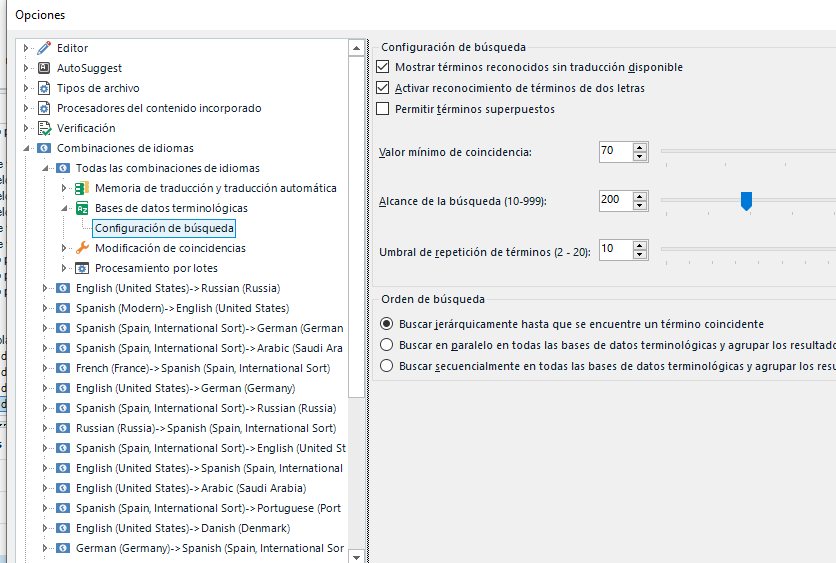 Screenshot of MultiTerm options menu with 'Configuracion de busqueda' highlighted. Options include 'Mostrar terminos reconocidos sin traduccion disponible', 'Activar reconocimiento de terminos de dos letras', and 'Permitir terminos superpuestos'.