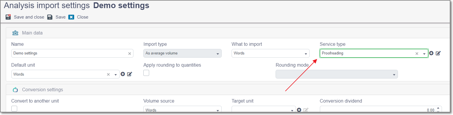 Trados Studio Analysis import settings window showing 'Demo settings' with 'Proofreading' selected as the Service type and a red arrow pointing to the 'Rounding mode' dropdown menu.