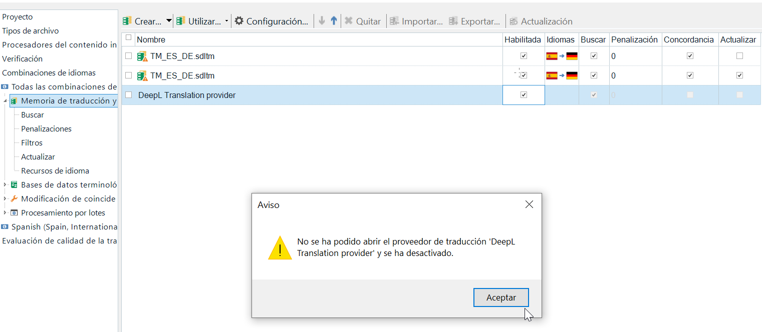 Screenshot of Trados 2022 software with an error message window. The message reads 'No se ha podido abrir el proveedor de traduccion 'DeepL Translation provider' y se ha desactivado,' indicating an issue with opening the DeepL translation provider.