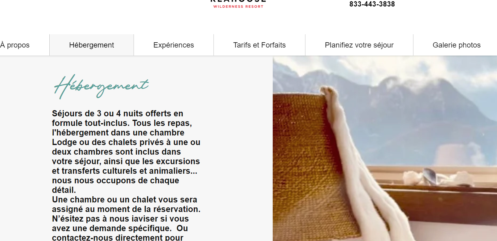 Screenshot of target HTML file in French with incorrect font displaying the word 'Hebergement'.