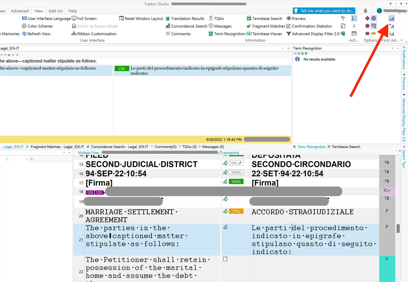 Trados Studio editor with text still in Courier font despite 'Font Adapt' option being selected, indicated by a red arrow pointing to the option.