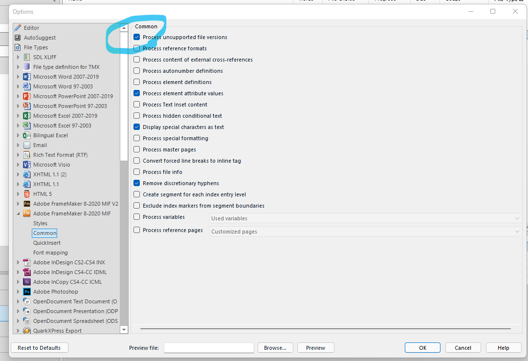 Trados Studio options menu with 'Common' settings expanded, 'Convert forced line breaks to inline tag' option is checked.