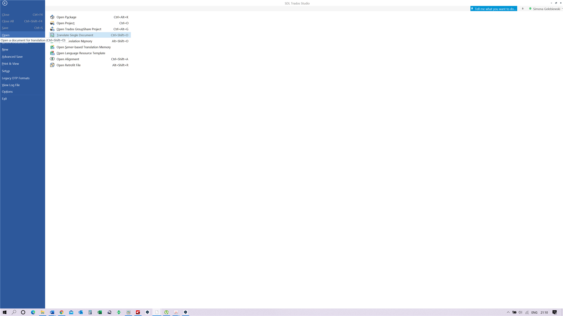 Trados Studio interface with File menu open showing options including 'Translate Single Document' highlighted.