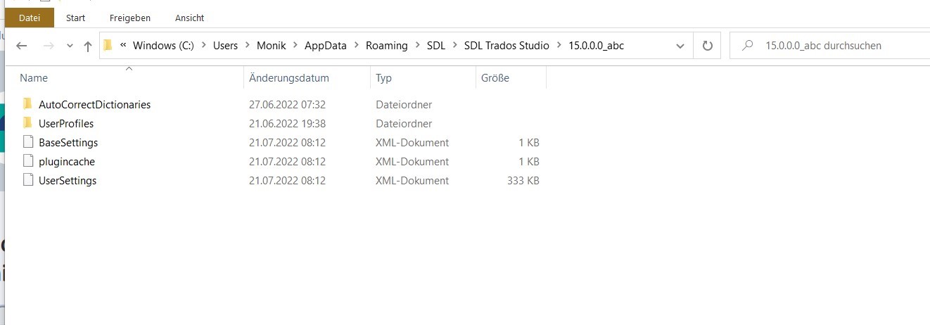 File Explorer window inside Trados Studio 15.0.0_abc folder showing subfolders and XML documents, still missing TranslationmemoryRepository.xml file.