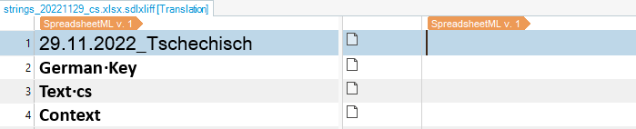 Trados Studio translation grid with the file type 'SpreadsheetML v. 1' showing source text but no target content, indicating an issue with target text display.