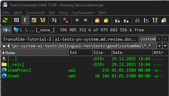 Screenshot of Total Commander showing the contents of the 'customXml' folder in the 'good' directory. It includes '_rels', 'itemProps1.xml', and 'item1.xml' files.
