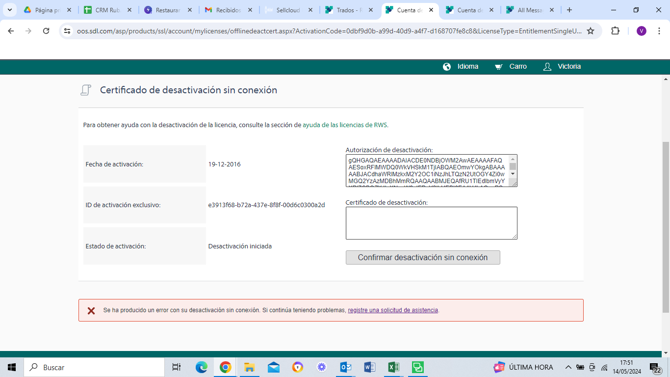 Screenshot of a software license deactivation page with an error message stating 'Se ha producido un error con su desactivacion sin conexion'. Activation date, exclusive activation ID, and deactivation status are displayed, with an option to confirm offline deactivation.