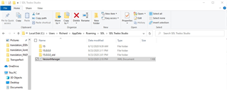 Screenshot of a file explorer window showing two folders named 15.0.0.0 and 15.0.0.0_old within the SDL Trados Studio directory.
