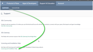 Trados Studio support page with options for SDK Community, SDK Gateway, and Licensing and Installation Help highlighted by green arrows.