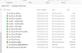 Close-up of Trados Studio Translation Memories folder in file explorer, highlighting a TMX file named 'en_US_PL_00000_00000.tmx' and its file size of 3,044 KB.