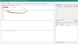Screenshot of Trados Studio interface with a red arrow pointing to an error message in the translation memory window.