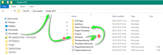 Screenshot of a Windows file explorer showing Trados Studio's 'Projects' folder with arrows indicating the backup process from 'folder A' to 'folder B'.