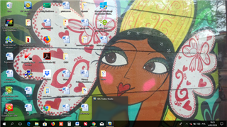 Desktop screenshot showing SDL Trados Studio icon on the taskbar with no visible application window.