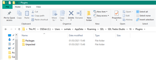 File Explorer window showing the path to SDL Trados Studio Plugins folder with a 'Packages' subfolder highlighted.