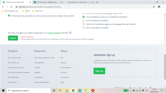 Screenshot of SDL Trados Studio student license download page with a capture warning message stating 'Unfortunately there is an issue with your submission and it could not be processed. Please try again.'