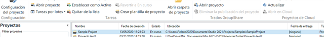 Screenshot of Trados Studio showing a list of projects with one highlighted as 'Simple Project' and its details such as creation date, status 'In progress', and location on the C drive.