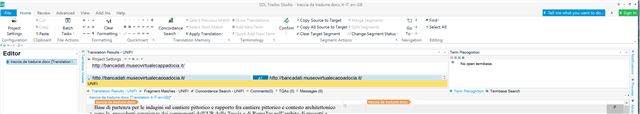Screenshot of Trados Studio with a minimized translation results window, showing a very small viewing area for the user.