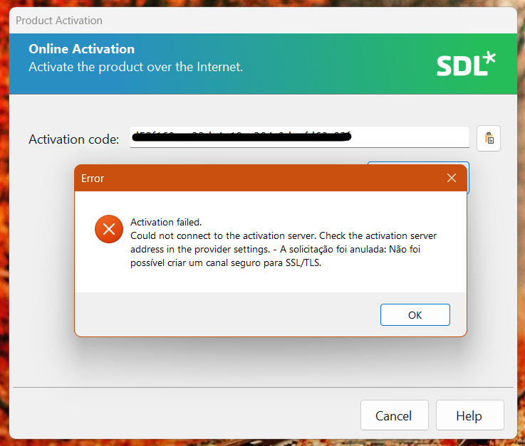 Trados Studio Product Activation window showing an error message 'Activation failed. Could not connect to the activation server. Check the activation server address in the provider settings.' and a partial message in Portuguese.