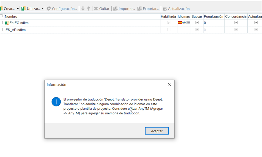 Screenshot of a translation software error message in Spanish stating that the 'DeepL Translator provider using DeepL Translator' does not support any language combination for the project or template, suggesting the use of 'AnyTM' to add the translation memory.