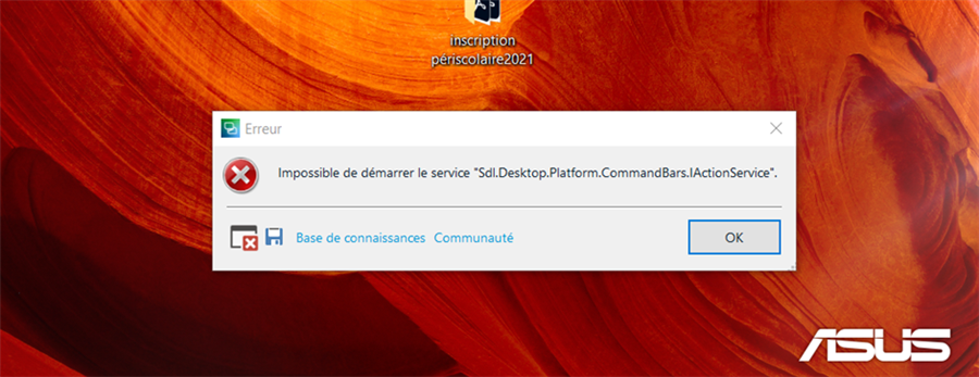 Error message on Trados Studio 2021 SR2 stating 'Impossible de demarrer le service Sdl.Desktop.Platform.CommandBars.IActionService'. Options for 'Base de connaissances' and 'Communaute' are available with an OK button.