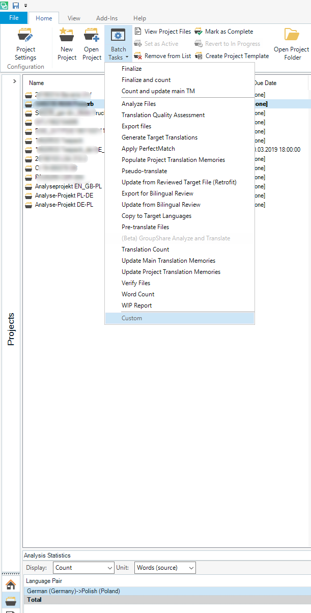 Trados Studio interface showing project list with 'Analyseprojekt EN_GB-PL' and 'Analyse-Projekt PL-DE' highlighted. Batch Tasks menu open with options like Analyze Files, Export Files, and Word Count. Analysis Statistics at the bottom showing Language Pair German to Polish.