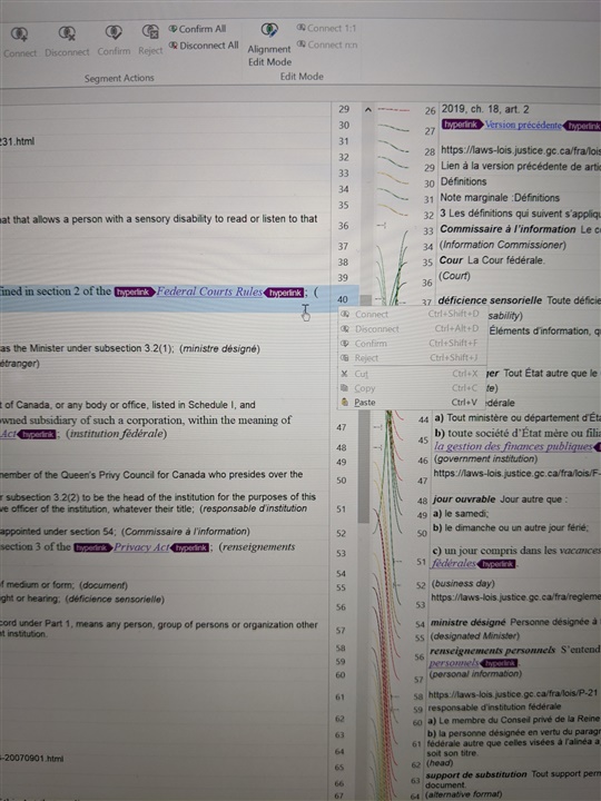 Screenshot of Trados Studio interface showing a segment selected but no split segment option available in the right-click context menu.